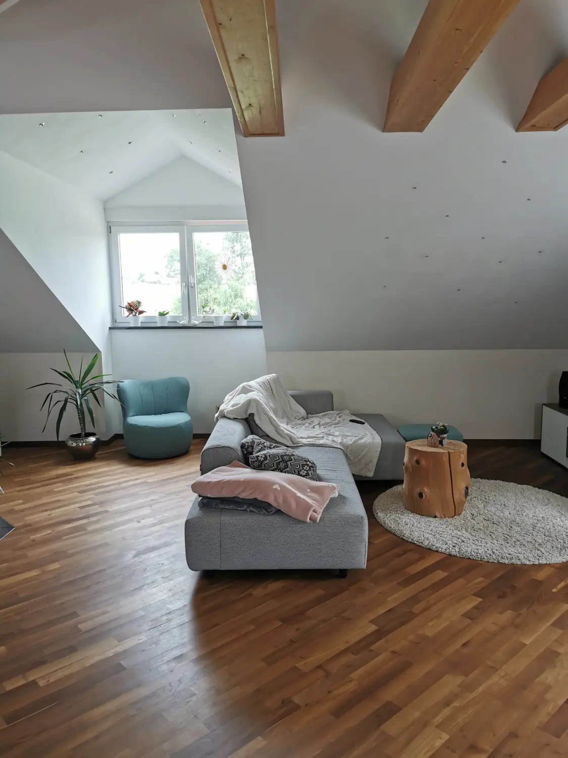 MAVI Bau & Dienstleistungen - Bauarbeiten - Bodenarbeiten