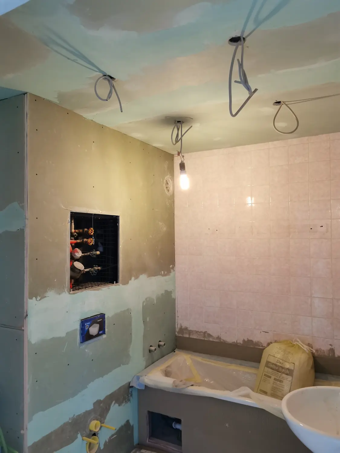 MAVI Bau & Dienstleistungen - Bauarbeiten - Trockenbauarbeiten