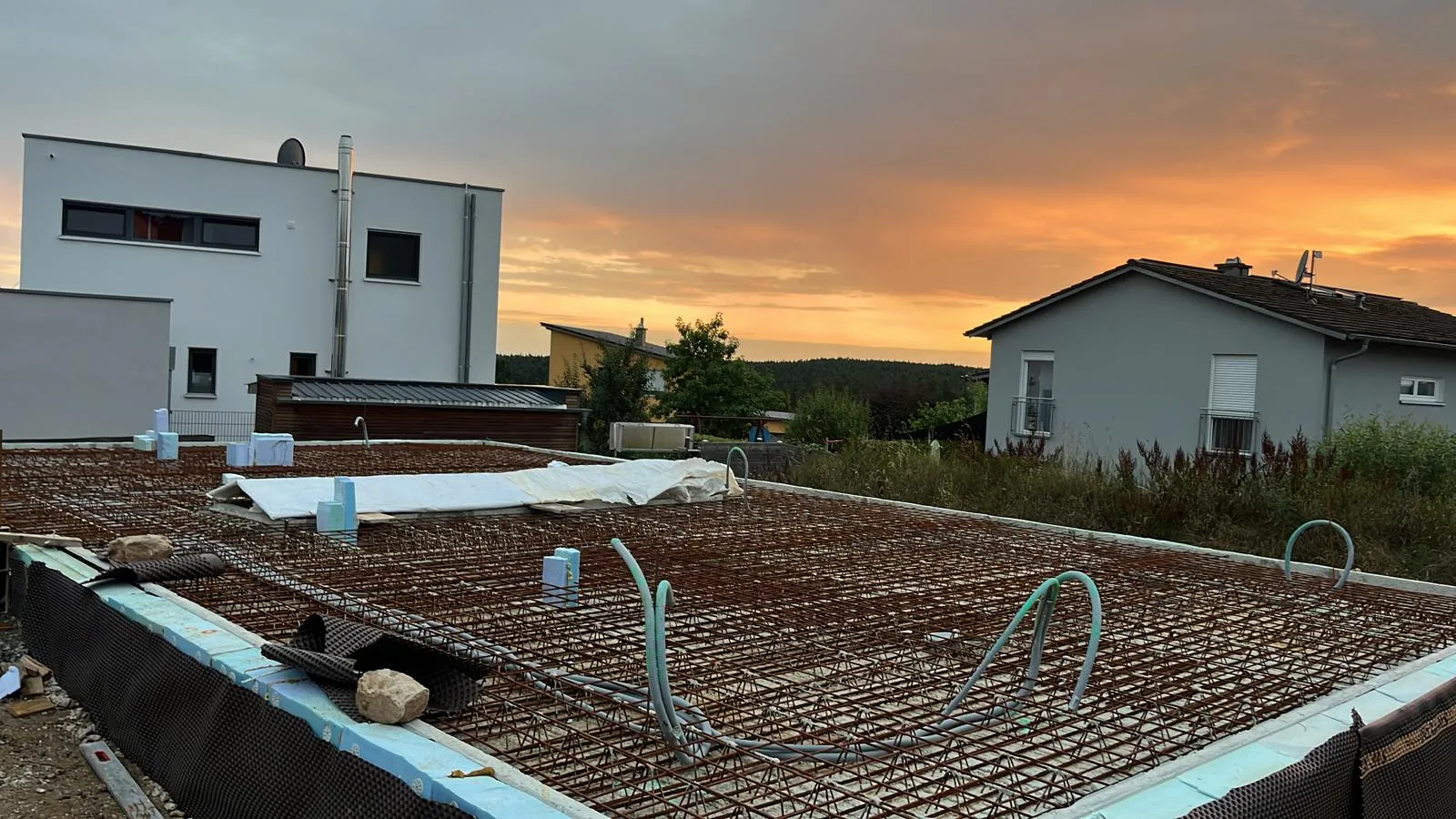 MAVI Bau & Dienstleistungen - Bauarbeiten -Dachgitter