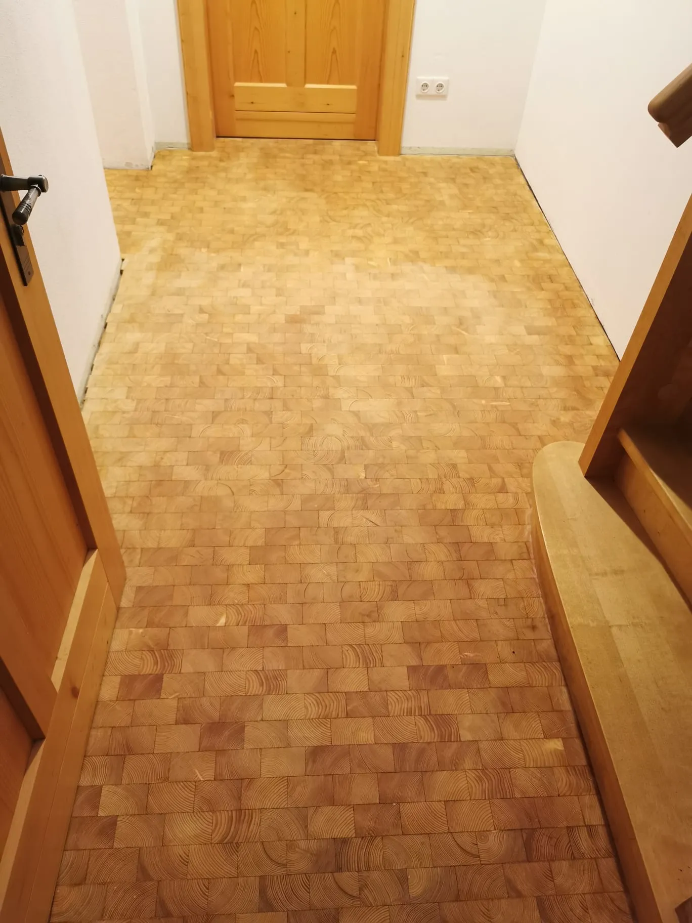 MAVI Bau & Dienstleistungen - Schleif- & Renovierungsarbeiten