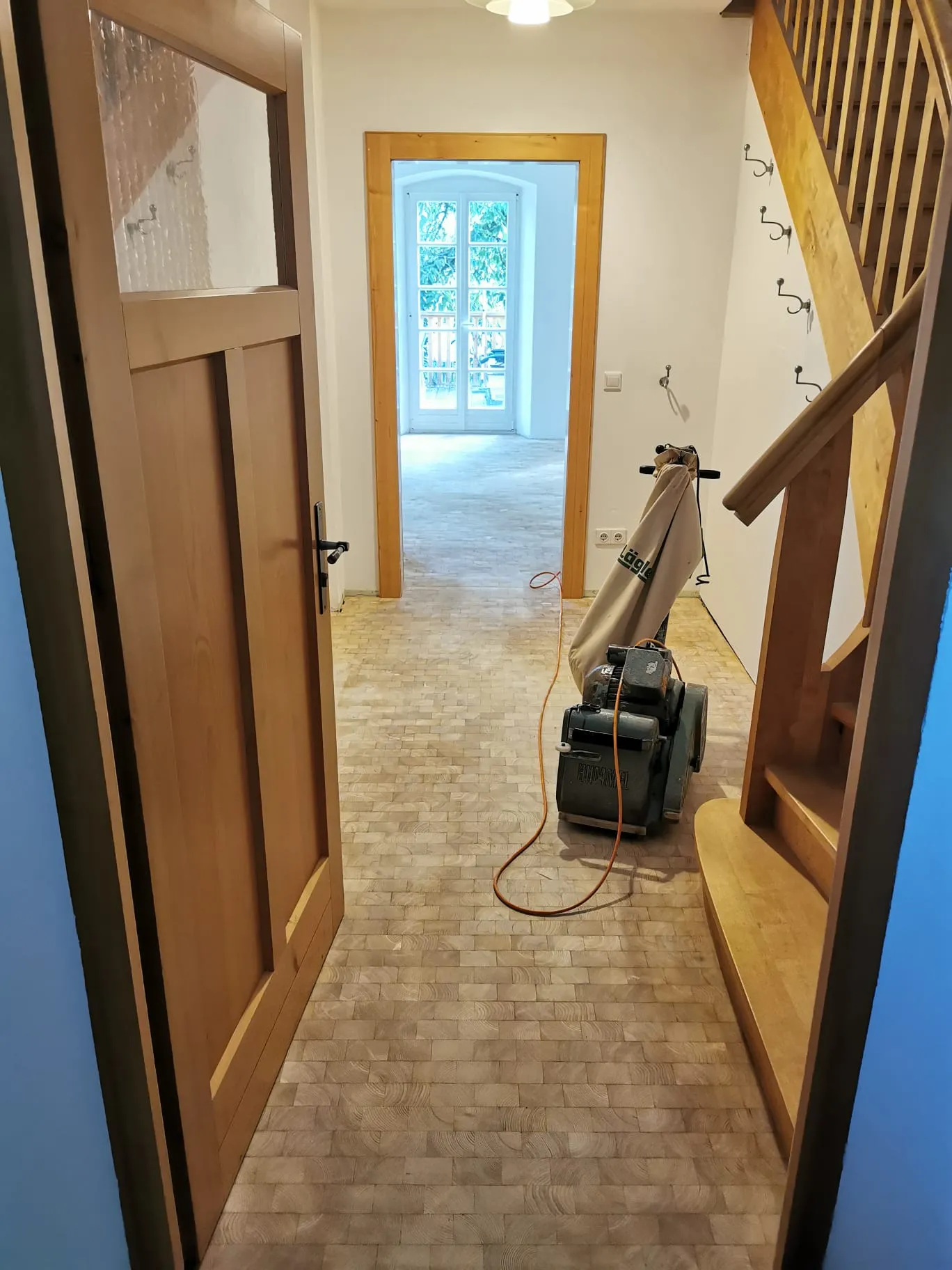 MAVI Bau & Dienstleistungen - Schleif- & Renovierungsarbeiten