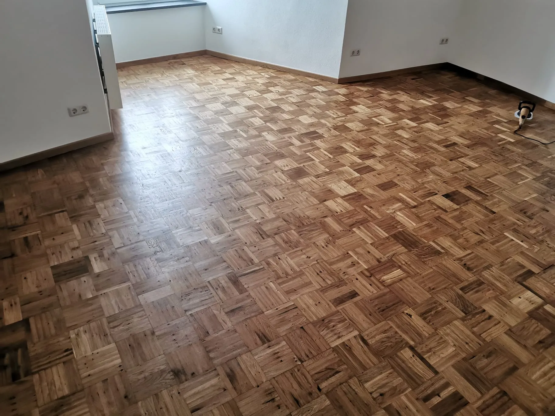 MAVI Bau & Dienstleistungen - Schleif- & Renovierungsarbeiten